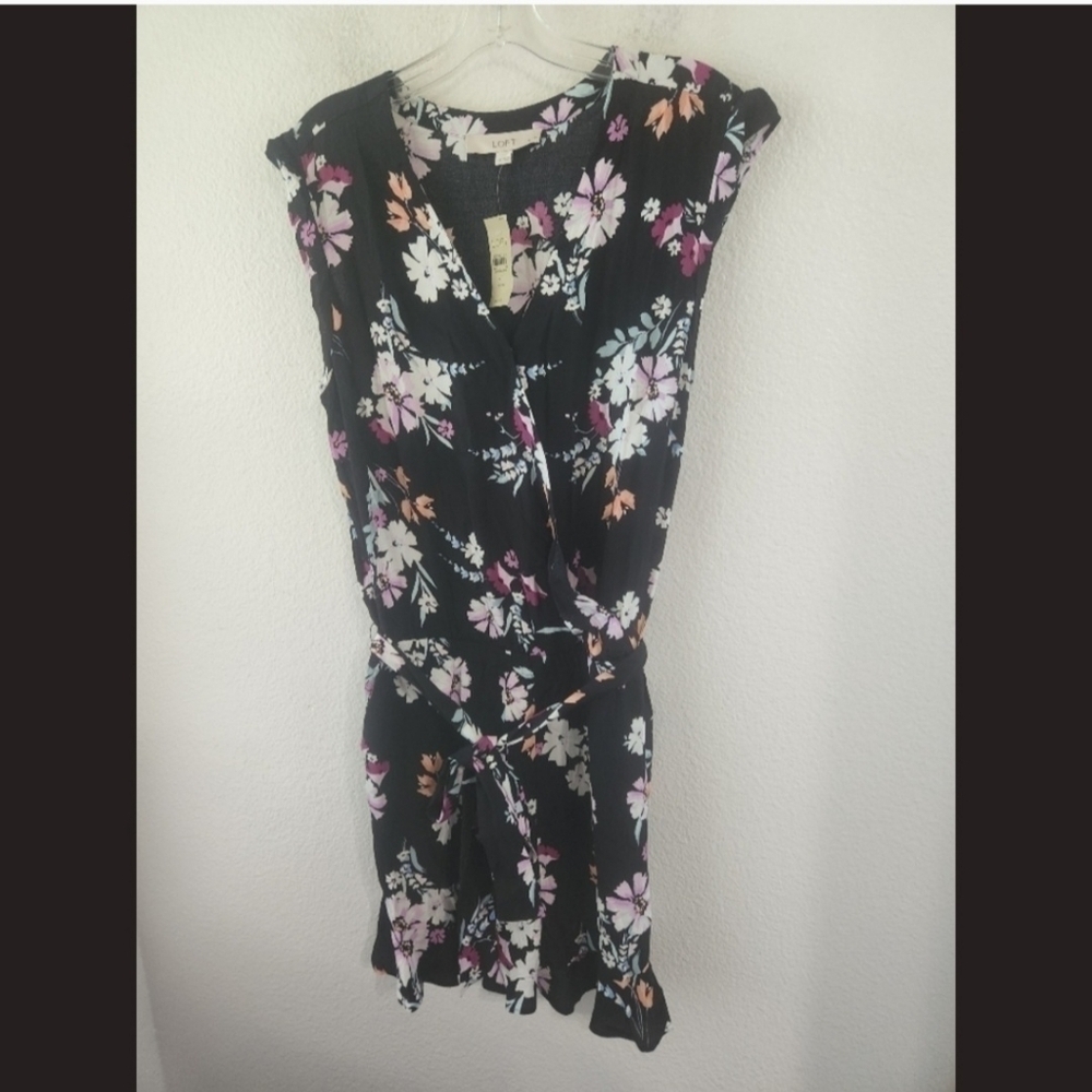 NWT, Ann Taylor LOFT, Black Garden Floral Ruffle Romper Size Medium - Picture 8 of 11